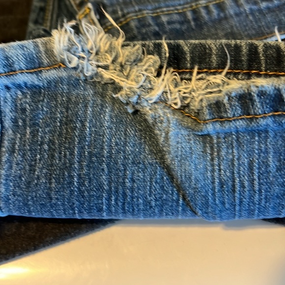 - Ladies Levis jeans 4M - Picture 5 of 6